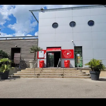 Holiday park 2/4 Personnes Dans Hoteliere Meyzieu